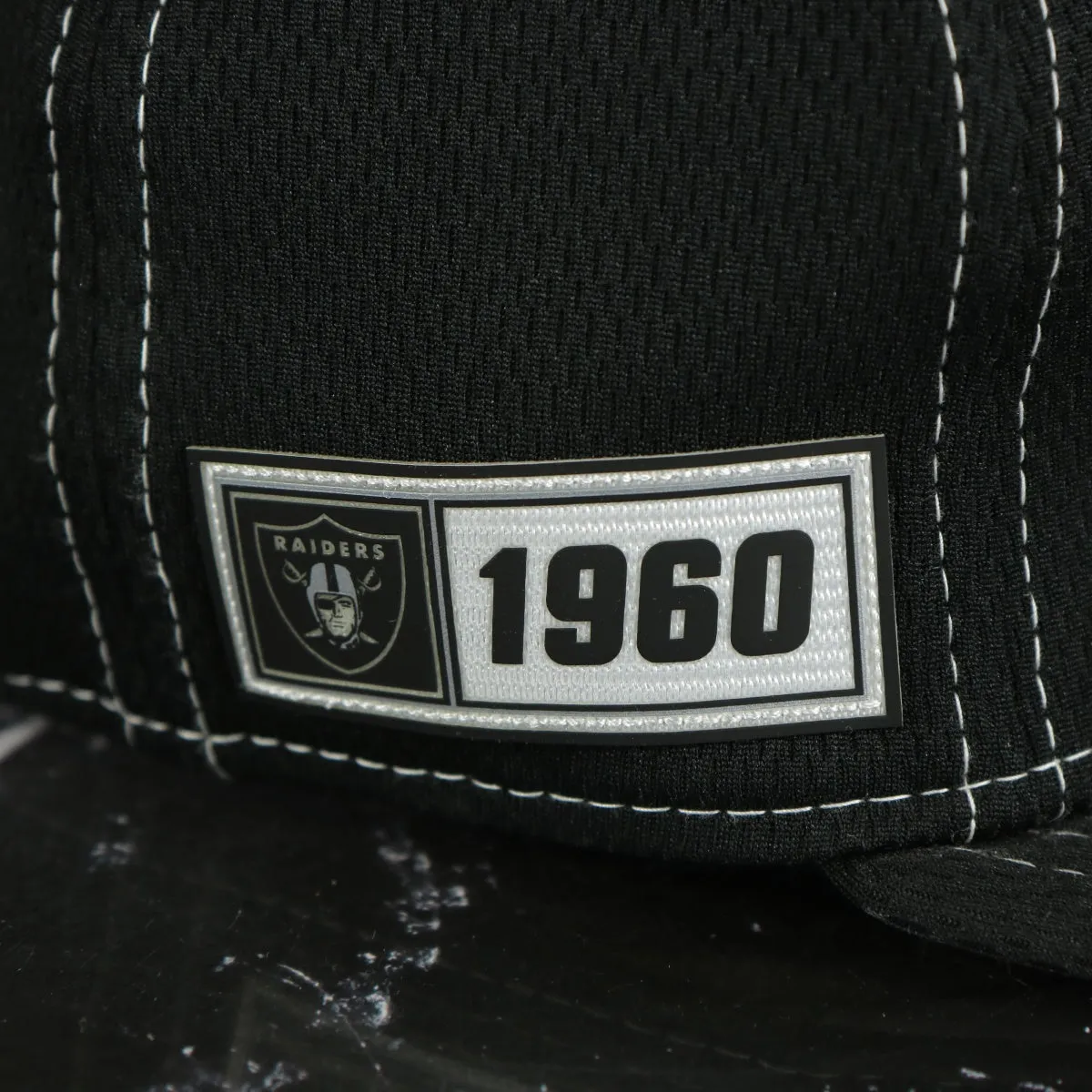 Oakland Raiders New Era 2019 NFL On Field Sideline Road Official 59FIFTY Black Fitted Hat